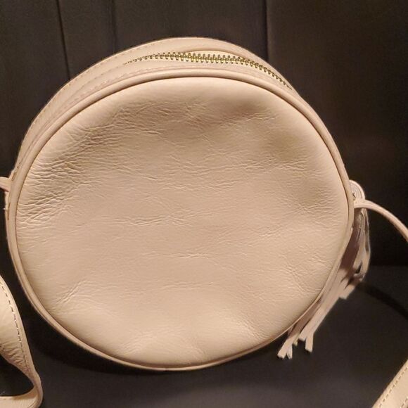 MARK & GRAHAM Circle Leather Crossbody Handbag - Picture 6 of 8